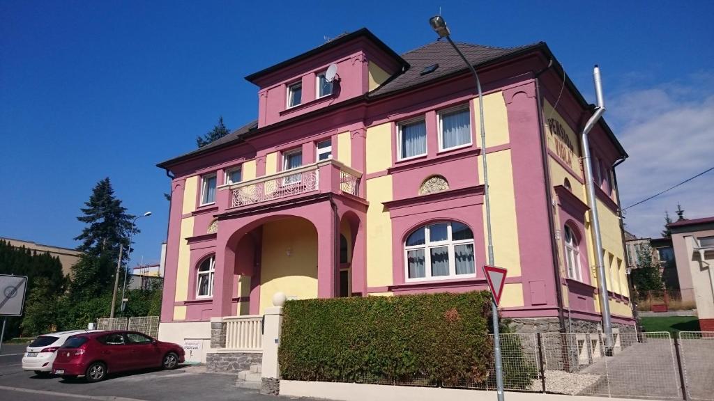 Exteriér Pension Viola — secesní vila